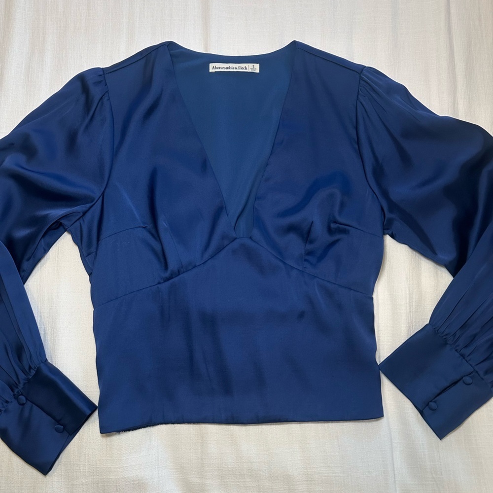 Abercrombie & Fitch Cropped Satin Plunge Navy Blouse - Picture 5 of 15